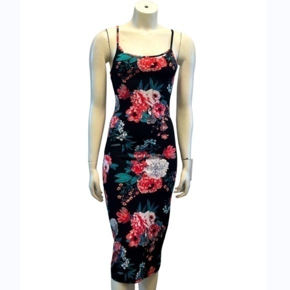 STREETWEAR SOCIETY floral tank style fitted summer dress. Stretch material.